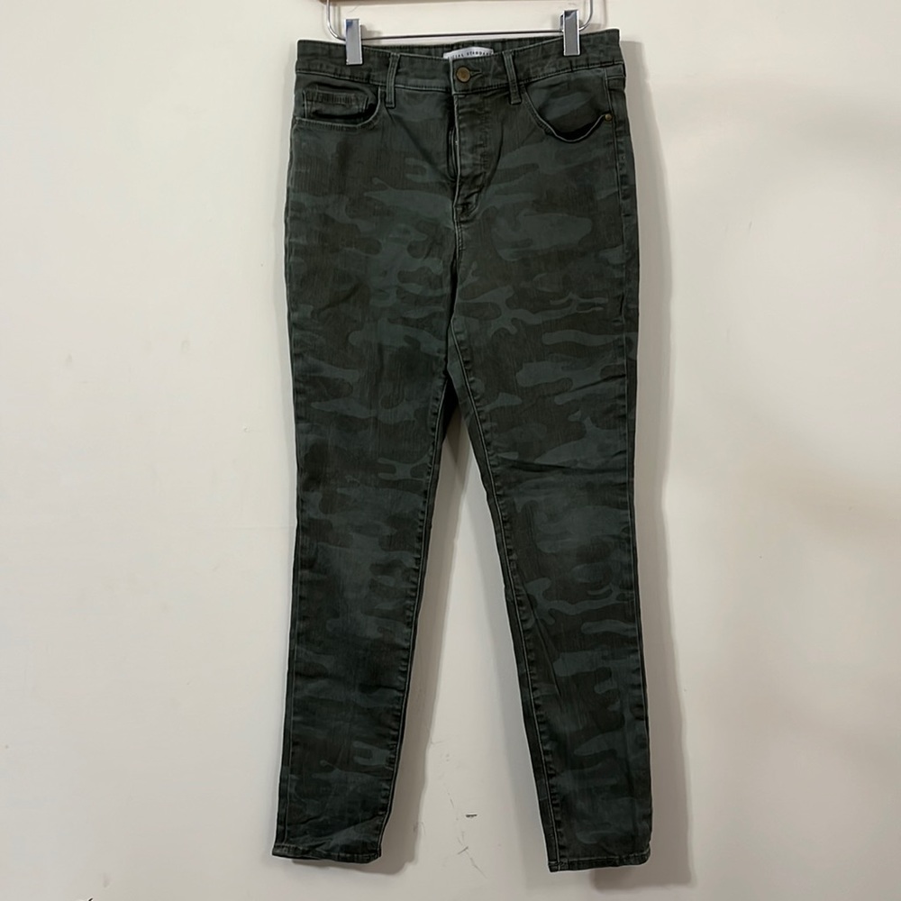 Social Standard by Sanctuary Green Camo High Rise Skinny Jeans Size 8/29 - Picture 2 of 11